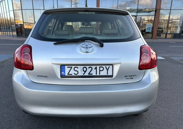 Toyota Auris cena 15900 przebieg: 252000, rok produkcji 2007 z Supraśl małe 137